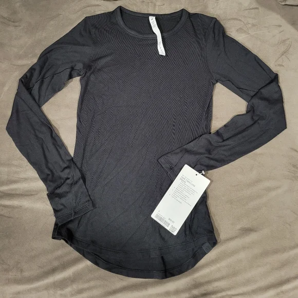 SOLD-Lululemon Hold Tight Long Sleeve Shirt SZ 4 - Picture 3 of 6
